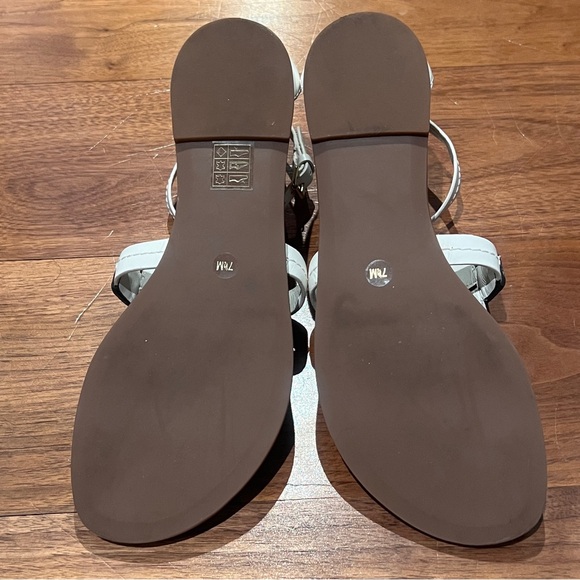 Tory Burch Flat Thong Sandals - Phoebe in EXCELLENT condition! Only worn once! - Picture 16 of 16
